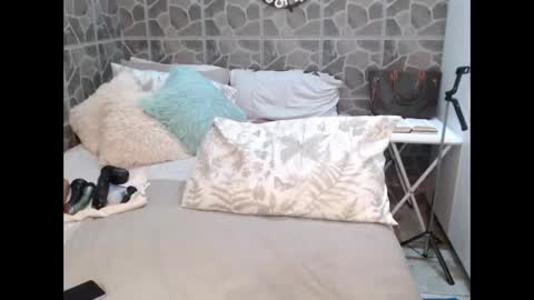 Snapshot of naughtyanal19 chatting on 05-08-26, 05:18 zandy online show from 05-08-26, 05:18
