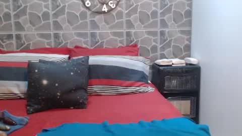 Snapshot of naughtyanal19 chatting on 07-09-26, 04:11 zandy online show from 07-09-26, 04:11