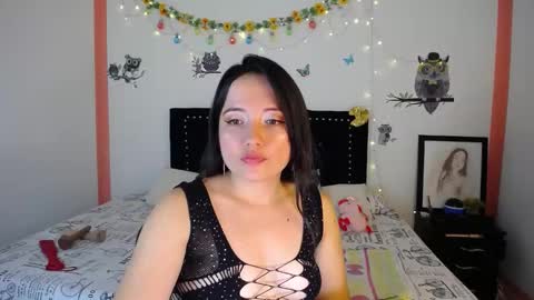 Snapshot of naughtygirl_mmm chatting on 12-20-24, 06:56 Valeria online show from 12-20-24, 06:56