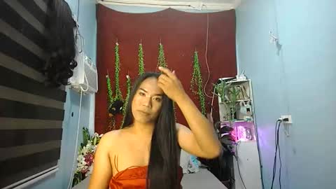 Snapshot of naughtygrace4u chatting on 10-25-25, 05:19 Aina online show from 10-25-25, 05:19