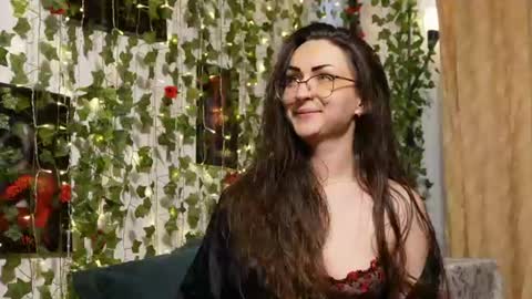 Snapshot of naughtyhomemade17 chatting on 08-06-26, 09:11 Mya Alexya online show from 08-06-26, 09:11