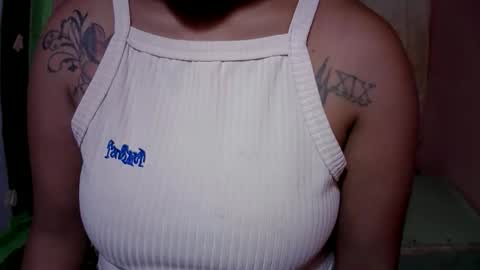 Snapshot of naughtymom_33 chatting on 11-03-25, 03:41 naughtymom_33 online show from 11-03-25, 03:41