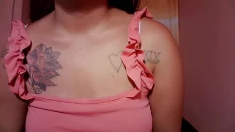 Snapshot of naughtymom_33 chatting on 11-18-25, 08:13 naughtymom_33 online show from 11-18-25, 08:13