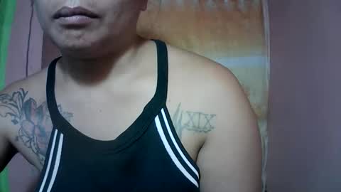 Snapshot of naughtymom_33 chatting on 11-22-25, 09:36 naughtymom_33 online show from 11-22-25, 09:36