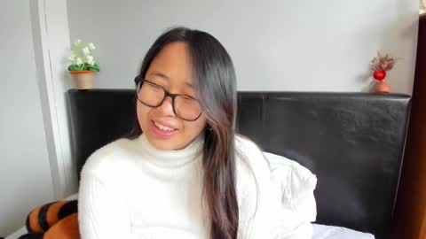 Gigi Chu  online show from 03-25-26, 08:09