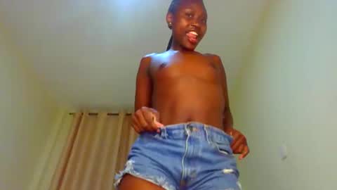 Snapshot of naughtyqueen12 chatting on 09-12-25, 11:54 naughtyqueen12 online show from 09-12-25, 11:54