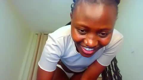 Snapshot of naughtyqueen12 chatting on 09-13-25, 01:44 naughtyqueen12 online show from 09-13-25, 01:44