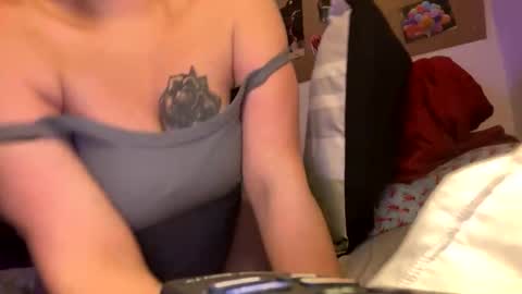 Snapshot of naughtyred25 chatting on 11-02-25, 07:33 naughtyred23 online show from 11-02-25, 07:33