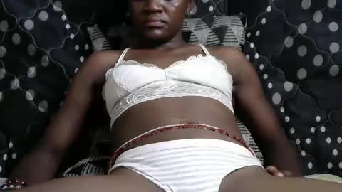 naughtysandra12 online show from 12-04-25, 04:16