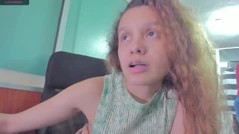 Snapshot of naugthtycurls chatting on 02-03-25, 09:50 Arantxa online show from 02-03-25, 09:50