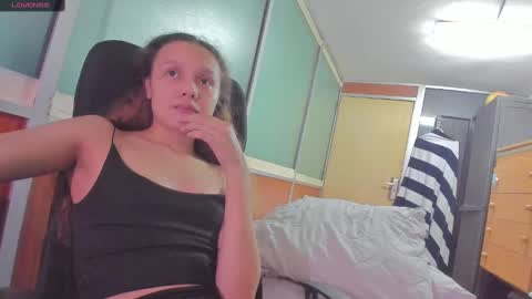 Snapshot of naugthtycurls chatting on 02-06-25, 12:43 Arantxa online show from 02-06-25, 12:43