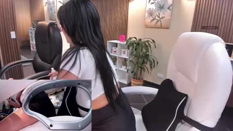         online show from 11-03-25, 07:04