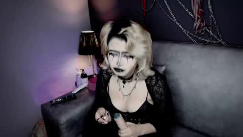 Navier  online show from 12-15-25, 09:19