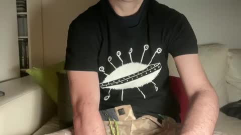 Snapshot of navigatingtothesky chatting on 01-19-26, 04:05 navigatingtothesky online show from 01-19-26, 04:05