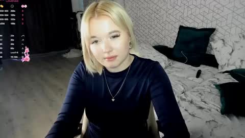 nayalina online show from 04-22-26, 03:09