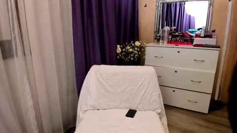 Eliza online show from 02-08-26, 08:23