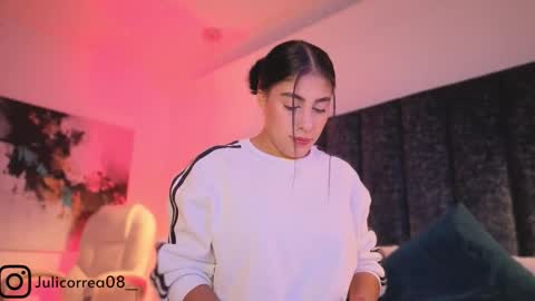 Snapshot of naylapot_ chatting on 02-16-26, 11:39 Juli online show from 02-16-26, 11:39