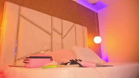 Snapshot of naylapot_ chatting on 06-03-26, 11:35 Juli online show from 06-03-26, 11:35