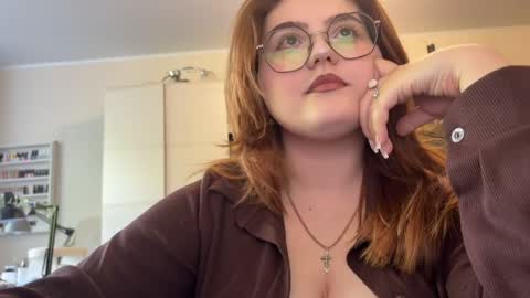 Snapshot of nectardream chatting on 05-25-26, 09:04 nectardream online show from 05-25-26, 09:04