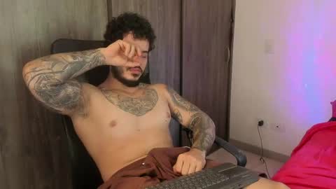 Nei turn green online show from 05-31-26, 02:57