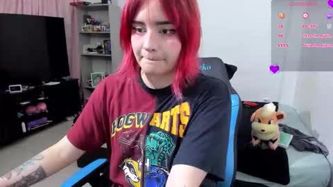 Snapshot of neeko_lol_ chatting on 09-21-25, 07:54 Geek Nicole im Neeko UwU online show from 09-21-25, 07:54