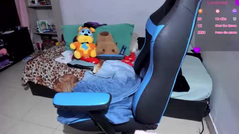 Snapshot of neeko_lol_ chatting on 10-16-25, 05:47 Geek Nicole im Neeko UwU online show from 10-16-25, 05:47