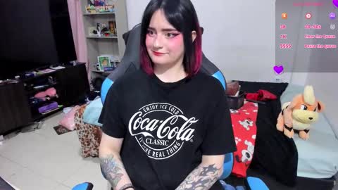 Snapshot of neeko_lol_ chatting on 11-14-25, 06:28 Geek Nicole im Neeko UwU online show from 11-14-25, 06:28