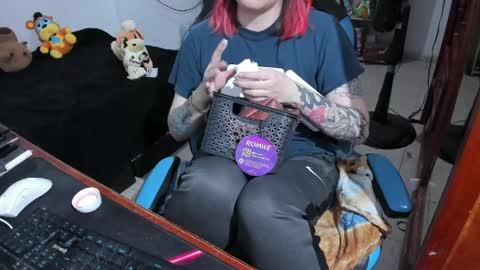 Geek Nicole    im Neeko UwU online show from 04-17-26, 11:24