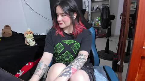 Geek Nicole    im Neeko UwU online show from 04-26-26, 06:38