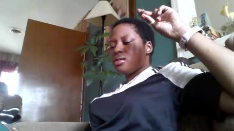 nefertitibank online show from 07-12-26, 06:54
