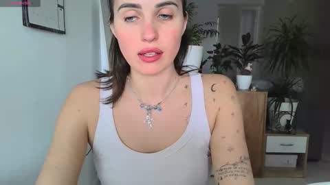 Neferutt online show from 02-25-26, 04:49