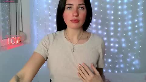 Neferutt online show from 03-11-26, 12:22