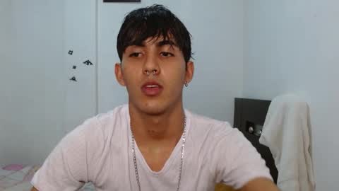 Snapshot of neithanzyn chatting on 12-17-24, 07:37 Neithanzyn online show from 12-17-24, 07:37