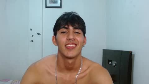 Snapshot of neithanzyn chatting on 12-17-24, 10:43 Neithanzyn online show from 12-17-24, 10:43