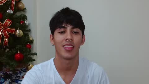 Snapshot of neithanzyn chatting on 12-21-24, 07:06 Neithanzyn online show from 12-21-24, 07:06