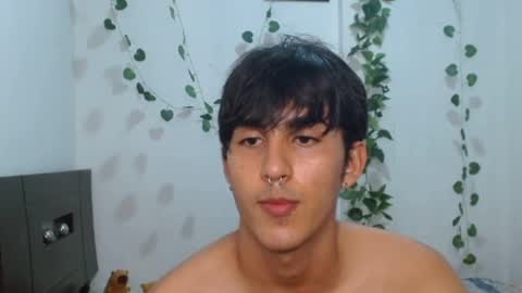 Snapshot of neithanzyn chatting on 01-28-25, 10:45 Neithanzyn online show from 01-28-25, 10:45