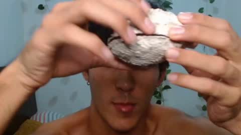 Snapshot of neithanzyn chatting on 02-10-25, 01:24 Neithanzyn online show from 02-10-25, 01:24