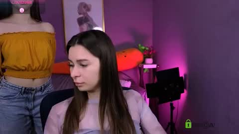 Snapshot of nekky_mouse chatting on 11-05-25, 10:15 Meow online show from 11-05-25, 10:15