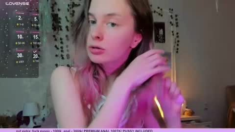 neko_kitsune online show from 11-25-25, 08:09