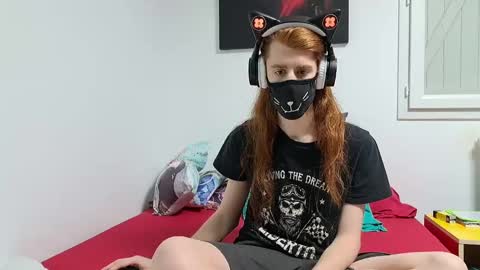 Snapshot of neko_nyaaa chatting on 01-19-25, 01:22 Neko online show from 01-19-25, 01:22