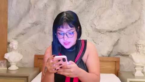  V I X E N  online show from 08-06-26, 04:42