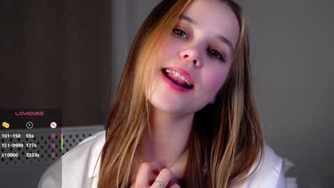 Snapshot of neldaaskins chatting on 02-07-25, 11:01 Lana online show from 02-07-25, 11:01