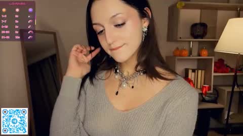 Vicky and Beatrice online show from 03-20-26, 07:08