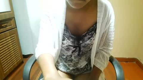 Snapshot of nelia_84 chatting on 07-20-26, 06:17 nelia_84 online show from 07-20-26, 06:17