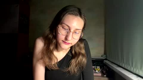 Mia online show from 05-28-26, 06:38
