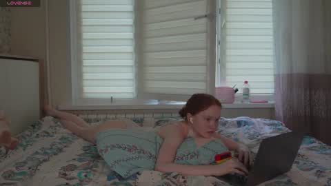 Snapshot of nellie_baby chatting on 07-27-26, 09:27 Nellie online show from 07-27-26, 09:27