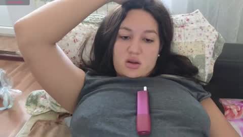 Snapshot of nellyfischer chatting on 02-09-25, 08:33 Nelly online show from 02-09-25, 08:33