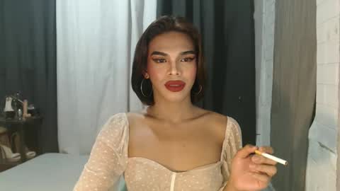 neomi online show from 11-30-25, 04:22