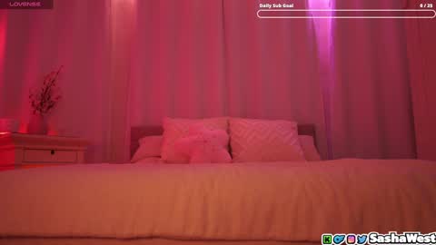 Snapshot of neomotoko chatting on 01-14-25, 02:19 Sasha West online show from 01-14-25, 02:19