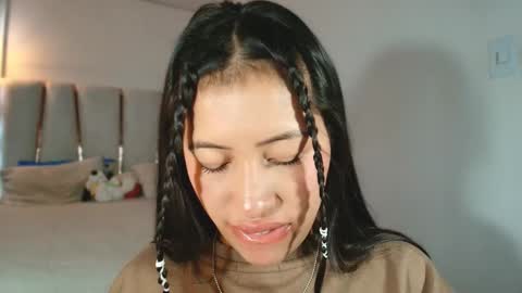 Helena    Every Friday new video for my fan club loves  online show from 02-05-25, 11:50